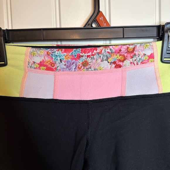 Lululemon Crop Leggings - Picture 3 of 7